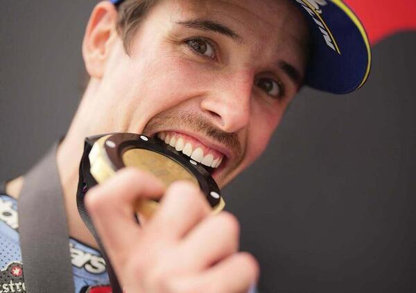 Nel sabato di Silverstone Alex Marquez e la GP24 bullizzano Marc e la GP25. Bagnaia sesto &quot;sotto il fuoco amico&rdquo;