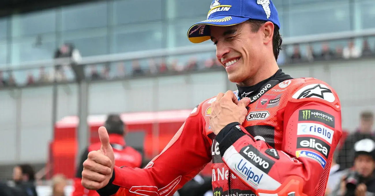A Silverstone la prima piccola sconfitta di Marc Marquez, che guarda le gomme e accoltella gli avversari: &ldquo;Dopo 5 setup il problema sei tu, non la moto&rdquo;