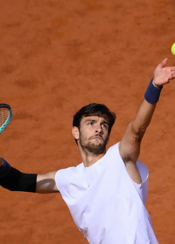MUSETTI UNCHAINED! Si prende a schiaffi, domina e vince al Roland Garros: &ldquo;Il meglio deve ancora venire&rdquo;