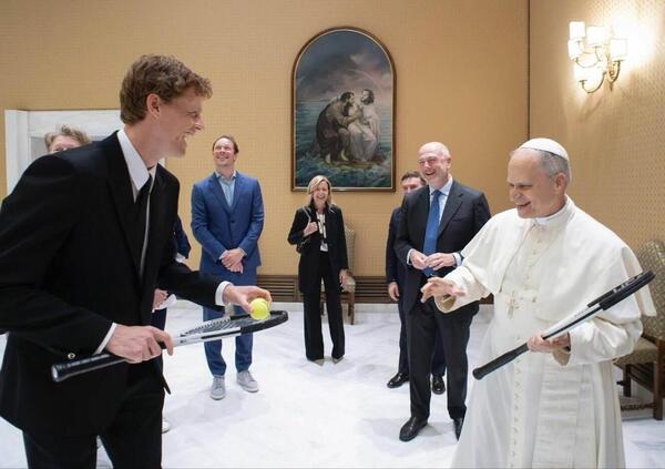 Contro Sinner non resta che il Papa? Roland Garros, &quot;&Egrave; tempo di dimostrare che i miracoli esistono&rdquo;: ecco l&rsquo;appello divino a Leone XIV dell&rsquo;avversario-agnello sacrificale di Jannik per il match a Parigi, Arthur Rinderknech