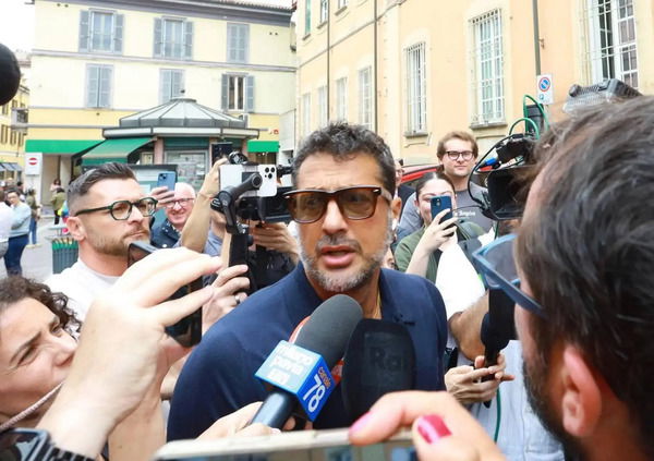 Il delitto di Garlasco si &egrave; risolto a Modena? Una cena da 15mila euro, Fabrizio Corona e l&#039;avvocato di Alberto Stasi: ecco perch&eacute; all&rsquo;agriturismo Acetaia Sereni c&#039;&egrave; stata la svolta...