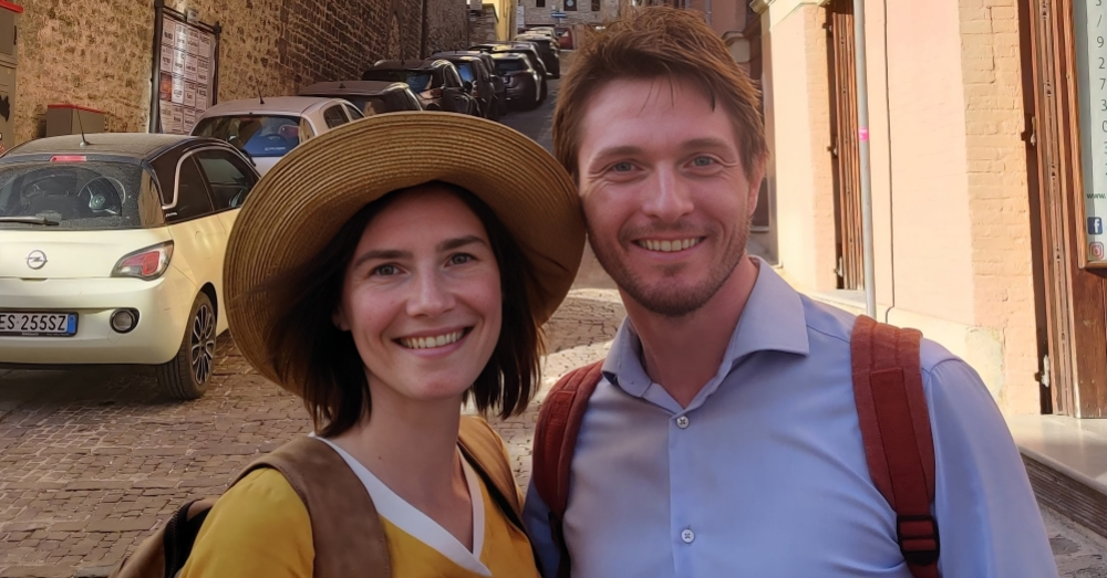Omicidio Meredith, Raffaele Sollecito da Fedez a Pulp : &ldquo;Coscienza pulita. Lo sperma sul cuscino mai analizzato. Amanda Knox? Convinta da una medium a dire il falso. Ultras del Perugia contro la mia assoluzione&rdquo;. Andr&agrave; cos&igrave; anche con Garlasco?