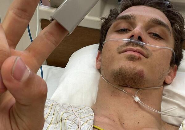 Brutto infortunio per Luca Marini: fratture e uno pneumotorace dopo un incidente con la Honda CBR a Suzuka