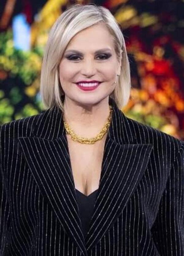 Isola dei Famosi, le pagelle &ldquo;sottotono&rdquo;: Simona Ventura zittisce Adinolfi (8)? Veronica Gentili e il tapiro (6)