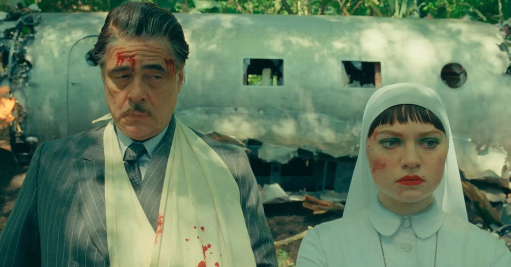 Abbiamo visto La trama fenicia al cinema, il nuovo film di Wes Anderson, ma com&rsquo;&egrave;? Sempre uguale, ma pi&ugrave; politico, pi&ugrave; spietato, pi&ugrave; spirituale...