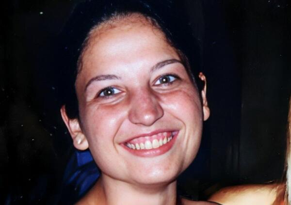 Omicidio Poggi, DUE ORECCHINI MACCHIATI DI SANGUE vicino al corpo mai analizzati: e se ci fosse il dna dell&rsquo;assassino? A Chi l&rsquo;ha visto? LA BOMBA: &ldquo;Chiara voleva denunciare gli abusi sessuali legati al Santuario della Bozzola&rdquo;. Qualcuno l&rsquo;ha fatta tacere?