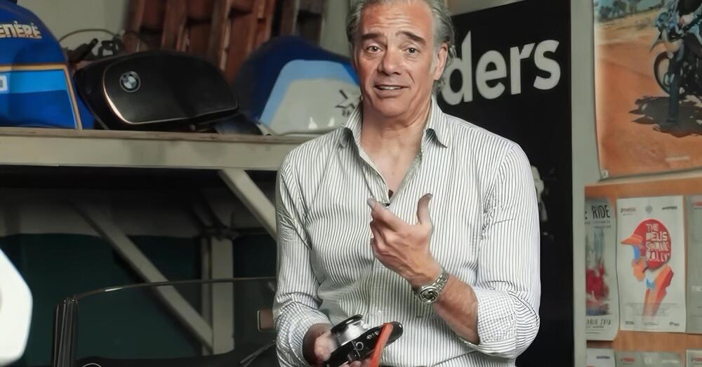 Ma davvero &ldquo;il Parods&rdquo; Roberto Parodi &egrave; candidato a sindaco di Milano contro il &ldquo;nemico&rdquo; (di auto e moto) Sala? Intanto spara contro il referendum e l&#039;immigrazione: &ldquo;importiamo direttamente disagio sociale&rdquo;