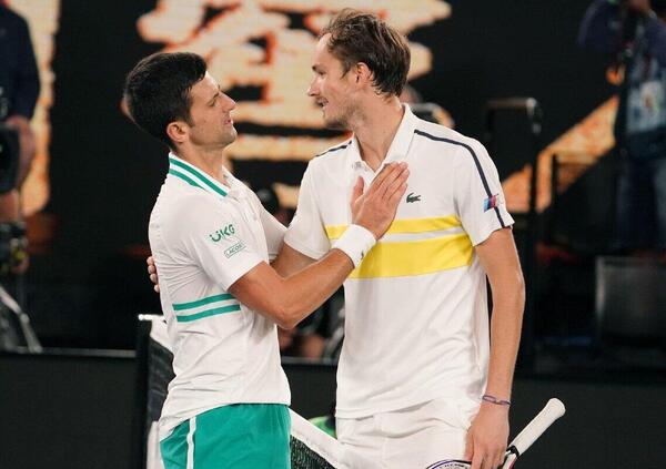 PAPPATI DA SINNER E ALCARAZ? La generazione panino del dopo Djokovic (Medvedev, Tsitsipas, Ruud, Zverev) gi&agrave; divorata da Jannik e Carlos? Chi aspettava il ritiro di Nadal, Federer e Nole...