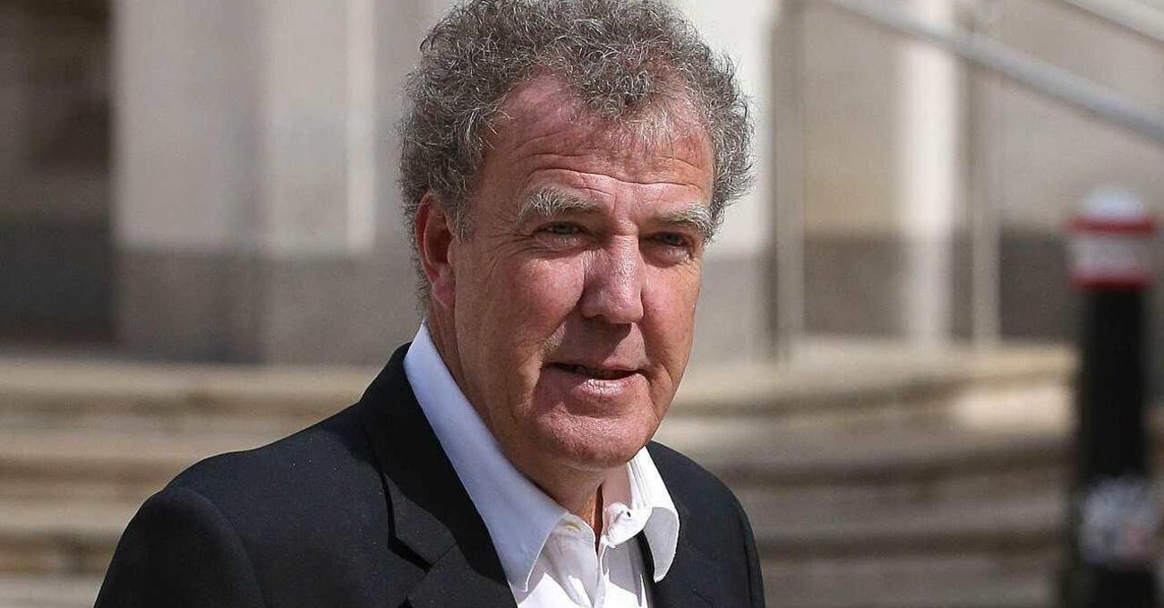 Jeremy Clarkson demolisce una nuova fiction in costume? &ldquo;Spunter&agrave; tutte le caselle del politicamente corretto, ma ecco perch&eacute; nessuno la guarder&agrave;&rdquo;. E su divieti di fumo in Francia e la politica di Starmer&hellip; ecco cosa ha detto