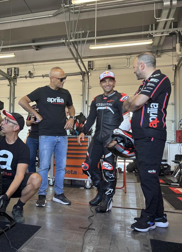 S&igrave;, Jorge Mart&iacute;n &egrave; tornato a guidare l&#039;Aprilia senza la sua tuta: ecco perch&eacute; la sorpresa del N1 a Misano &egrave; una grande notizia per la MotoGP [GALLERY]