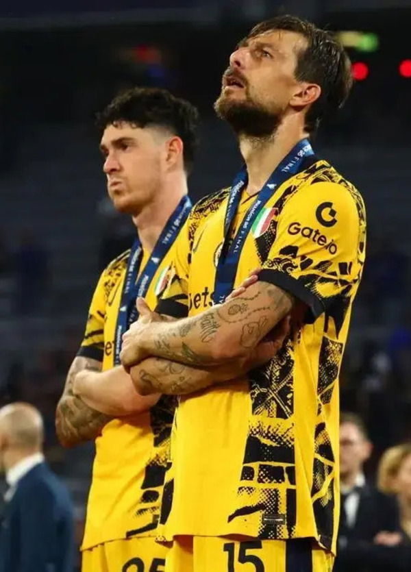 Inter DEMOLITA in finale di Champions dal Psg: ma di chi &egrave; la colpa? Rispondono gli ultras