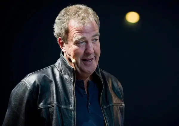 Jeremy Clarkson prova l&rsquo;Audi Rs 3: &ldquo;Vivace come un cucciolo&rdquo;. Leggera? &ldquo;S&igrave;, ecco perch&eacute;&rdquo;. E sul prezzo&hellip;