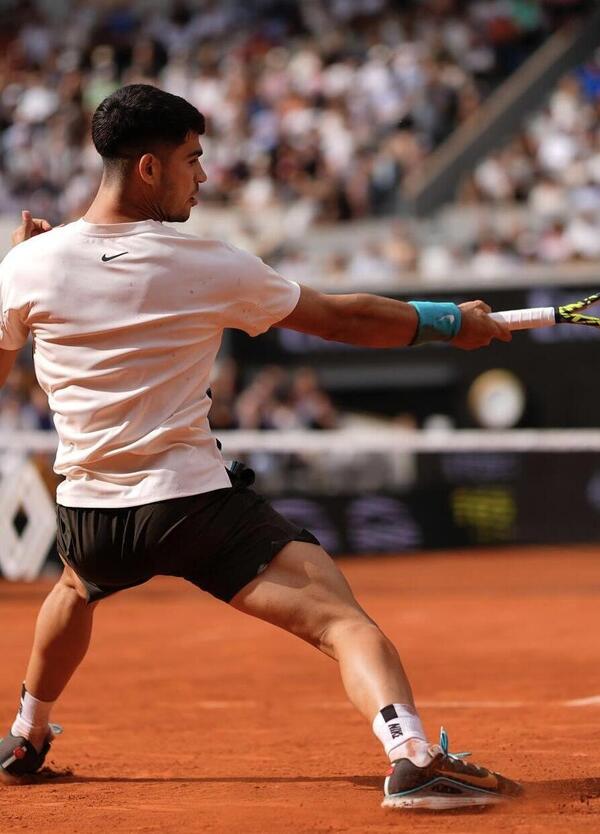 [VIDEO] Il meraviglioso fair play di Carlos Alcaraz al Roland Garros ci fa capire come la bellezza del Tennis sia nelle sue mani