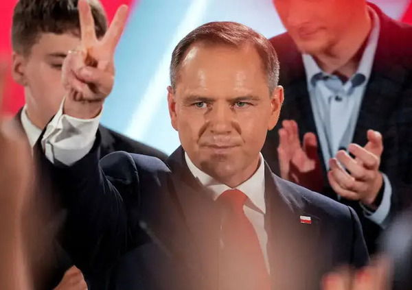 Capezzone: &ldquo;Come Lacerenza e il Brasiliano. Ecco il nuovo presidente della Polonia la nostra stampa&rdquo;