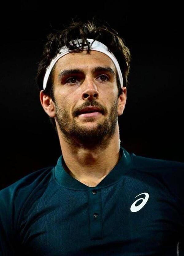 MUSETTI? &ldquo;Too small&rdquo; una fava. Lorenzo fa tornare sulla terra Tiafoe e si vendica della presa per il cu*o