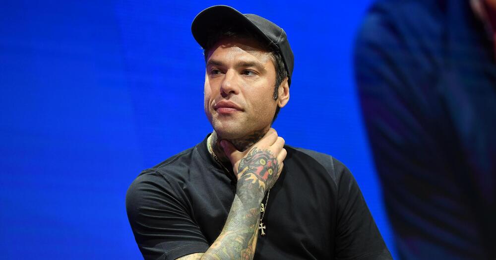 MEGLIO DEL CINEMA. Mario Giordano asfalta Fedez da Forza Italia: &ldquo;Una gran tristezza. Si &egrave; ridotto cos&igrave; male da cercare un applauso alla corte di Gasparri&rdquo;. E sul congresso, l&rsquo;operazione di marketing e le canzoni del rapper&hellip;