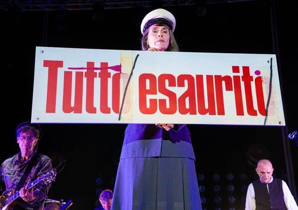 LA BOLLA DEI CONCERTI &Egrave; ESPLOSA! Tour saltati e mancati sold out, ma non saranno finiti i soldi? 