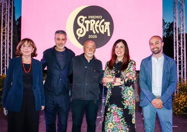 Ma la cinquina finalista al Premio Strega ha mai fatto cos&igrave; cagare? Spoiler: no. Abbiamo letto i libri di Paolo Nori (Chiudo la porta e urlo), Nadia Terranova (Quello che so di te), Andrea Bajani (L&#039;anniversario) e gli altri&hellip;