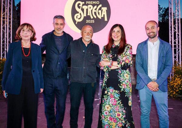 Ma la cinquina finalista al Premio Strega ha mai fatto cos&igrave; cagare? Spoiler: no. Abbiamo letto i libri di Paolo Nori (Chiudo la porta e urlo), Nadia Terranova (Quello che so di te), Andrea Bajani (L&#039;anniversario) e gli altri&hellip;