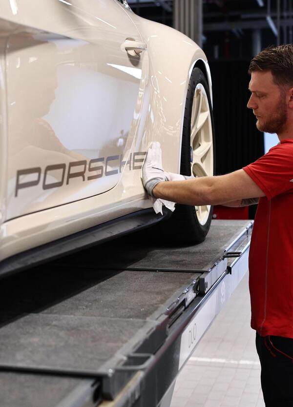Porsche, Jekyll e Hyde dell&rsquo;automotive? N&eacute; Ferrari n&eacute; Mercedes, e forse (tra 911 e Suv) nemmeno pi&ugrave; s&eacute; stessa&hellip;