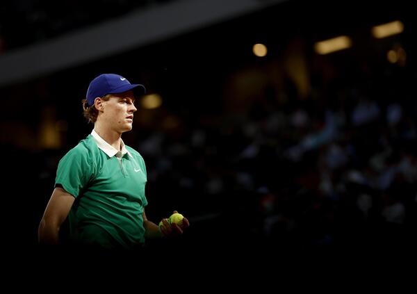 Sinner, Alcaraz e Djokovic (ma Musetti?): chi &egrave; il disco volante tra chi &egrave; in semifinale al Roland Garros per Agassi? Intanto Jannik e Lorenzo si parlano, mentre l&rsquo;Italia spacca anche con Paolini, Errani, Bolelli e Vavassori