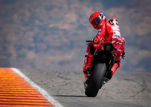 Sbagliare tanto e darle comunque in testa a tutti: s&igrave;, a Marc Marquez a Aragon &egrave; riuscito anche questo tra quattro Ducati davanti e il disastro Aprilia