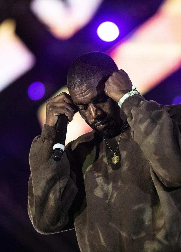 Ma davvero Kanye West &egrave; nazista? No, forse &egrave; solo un abile manipolatore e ci percula tutti
