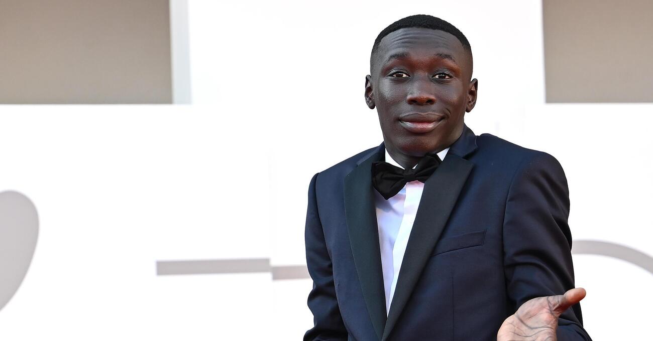 PUZZA DI FAKE NEWS? Ma Khaby Lame &egrave; stato davvero arrestato a Las Vegas? E cosa c&rsquo;entrano l&rsquo;immigrazione e l&rsquo;estrema sinistra? Ecco cosa dice Bo Loudon (amico del figlio di Trump) e perch&eacute; gli indizi rivelano che potrebbe essere una bufala&hellip;