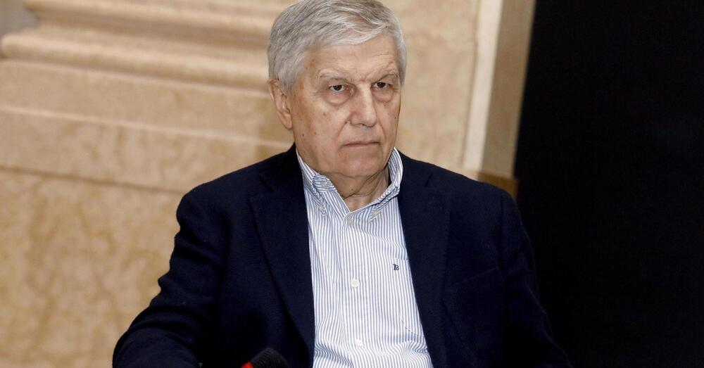 Aldo Grasso smonta Valditara sulla scuola e il digitale? &ldquo;Imparare le poesie a memoria non risolve il problema&rdquo;. Niente cellulari in classe? &ldquo;Non si vieta ci&ograve; che va compreso&rdquo;. E lancia l&rsquo;allarme sul futuro dell&#039;istruzione