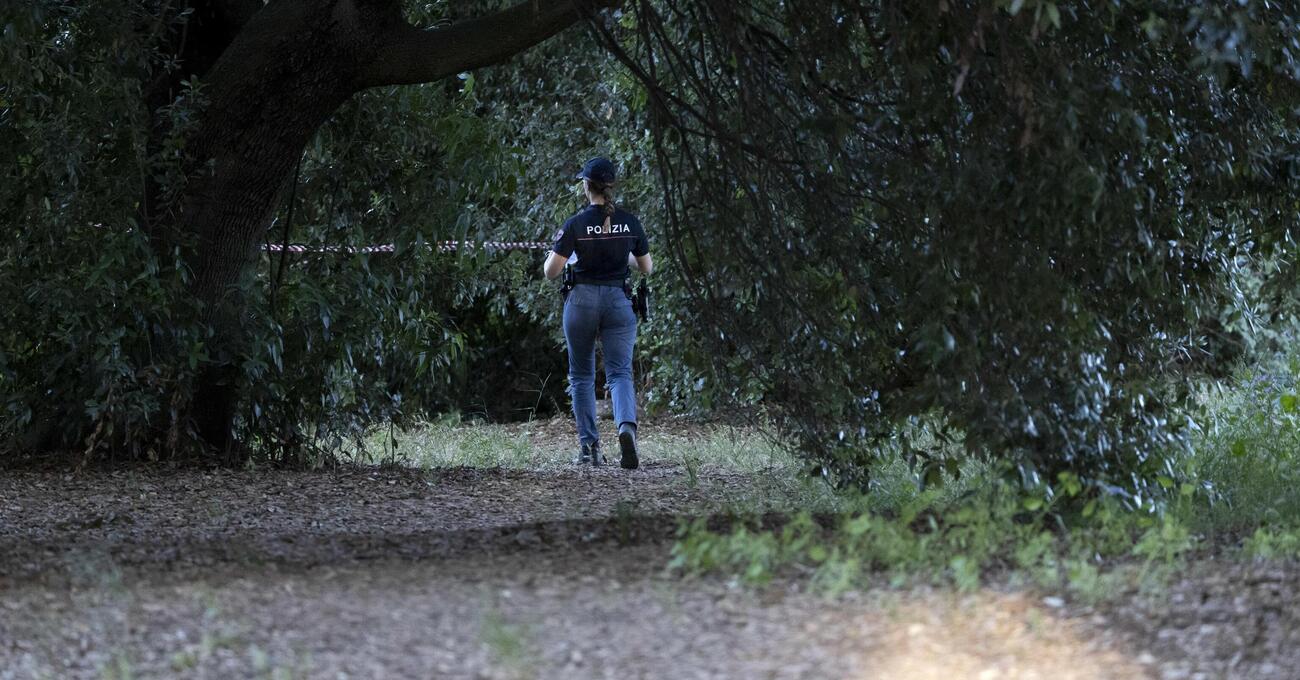 ORRORE A ROMA, ma che &egrave; successo a Villa Pamphili? Bimba e donna (madre e figlia dell&#039;Est?) trovate morte. C&rsquo;&egrave; un unico assassino? E l&#039;&ldquo;ipotesi clochard&rdquo;...