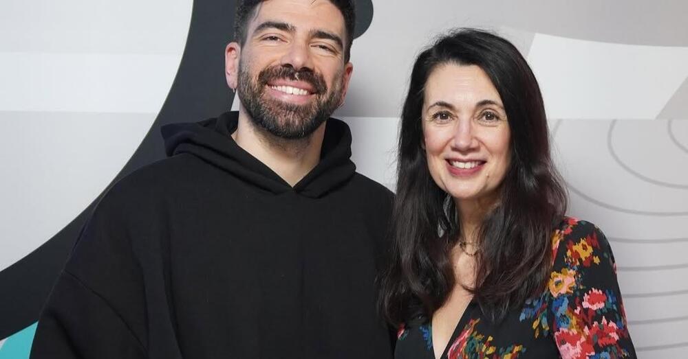 Deve pagare sempre l&rsquo;uomo al ristorante? No, Csaba dalla Zorza al Basement di Gazzoli smonta il sessismo: &ldquo;La gentilezza &egrave; gender free&rdquo;. E i vocali WhatsApp sono maleducazione digitale?