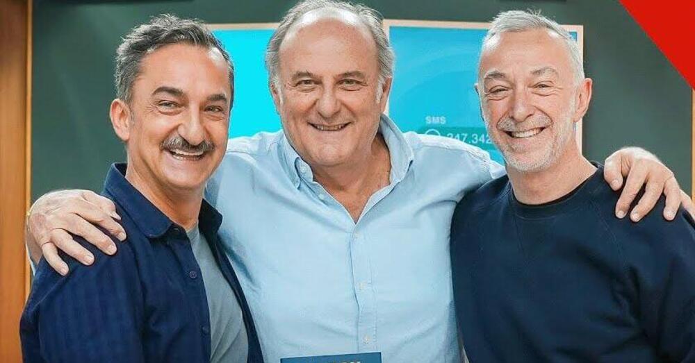 LA GUERRA DELL&#039;ESTATE? RICCIONE vs RIMINI: Gerry Scotti (Mediaset) contro Linus (Deejay), chi vincer&agrave; la sfida del turismo sull&#039;Adriatico?