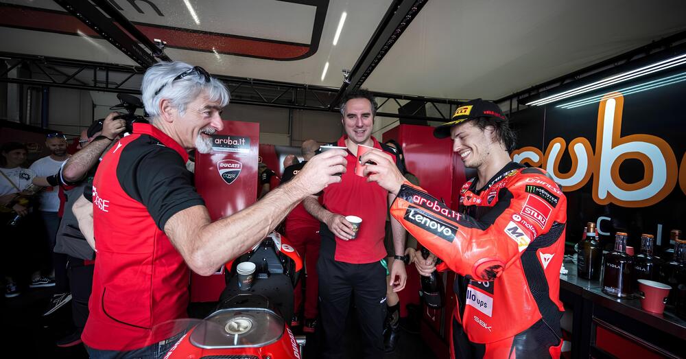 Nicol&ograve; Bulega pilota in SBK e collaudatore in MotoGP non &egrave; solo la bomba che apre il mercato, ma la prova che Ducati pu&ograve; permettersi tutto prima