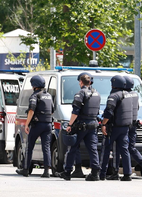 NON &Egrave; L&rsquo;AMERICA. O S&Igrave;? Strage a Graz in Austria. Da quando l&rsquo;Europa ha il fucile puntato alla tempia?