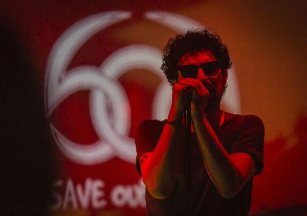 Sicurezza stradale? &ldquo;I messaggi drammatici non funzionano, come sulle sigarette&rdquo;. Abbiamo intervistato gli SOS Save Our Souls, l&#039;unica band che parla di questi temi: &ldquo;E la droga nei giovani &egrave; una piaga&hellip;&rdquo;