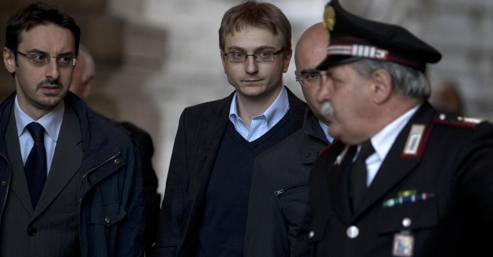 Omicidio Poggi, CHIARA &Egrave; STATA UCCISA CON DUE ARMI: dal martello scomparso al volto preso a pugni. Ma quanti erano gli assassini sulla scena del crimine? Ecco perch&eacute; la nuova ricostruzione non combacia con la dinamica del delitto che ha condannato Stasi&hellip;