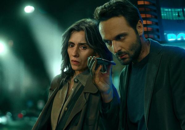 Abbiamo visto Sara - La donna nell&#039;ombra su Netflix, ma com&rsquo;&egrave;? Una serie fredda (in tutti i sensi)