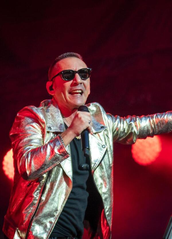 Siamo stati al concerto dei Mod&agrave; a San Siro, ma com&#039;&egrave; stato? Zittisce chi li considera &quot;finiti&quot;...