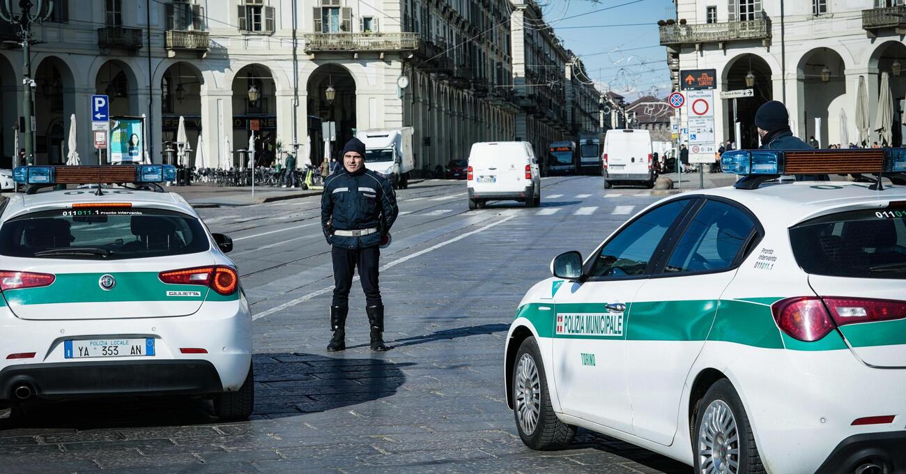 Blocco auto diesel Euro 5, ma &egrave; pi&ugrave; importante la transizione o la &ldquo;transazione&rdquo; delle multe nelle casse dei Comuni? Ecco perch&eacute; il caos burocratico tra Regioni e Bruxelles rischia di abbattersi sugli automobilisti