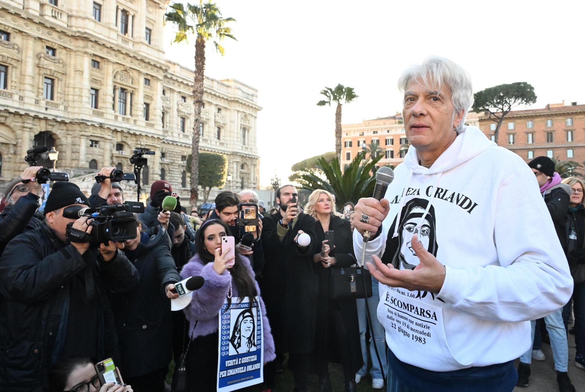 ANSA, Pietro Orlandi al sit-in per il compleanno di Emanuela