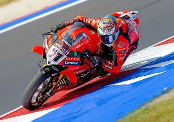 La nuova Panigale s&igrave; (e anche tanto), il nuovo compagno di squadra no: Nicol&ograve; Bulega taglia corto. E sul futuro&hellip;
