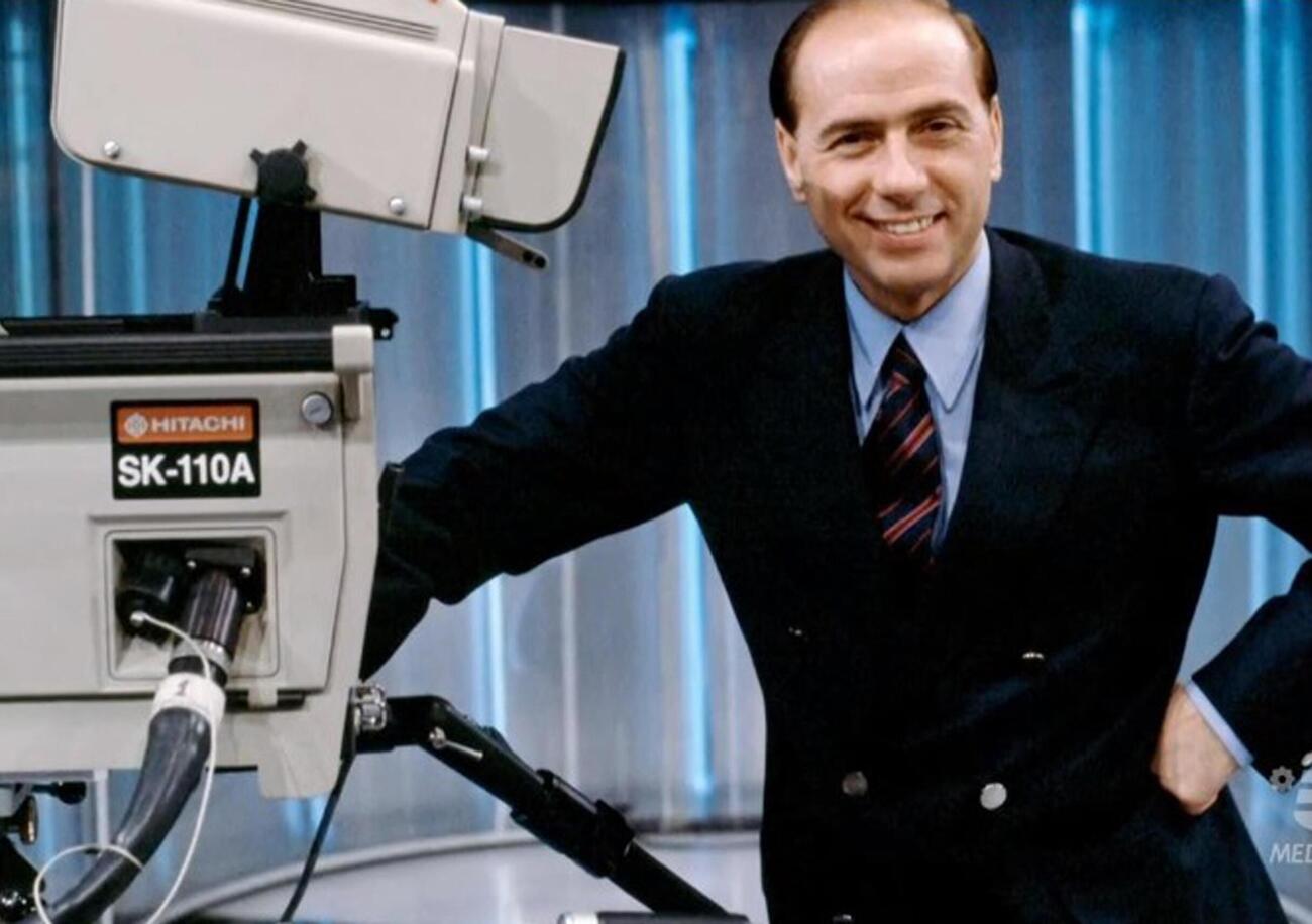 NIENTE ROLEX! Davvero l&rsquo;orologio preferito di Silvio Berlusconi si pu&ograve; trovare a 50 Euro? Ecco cosa sappiamo sul Nileg