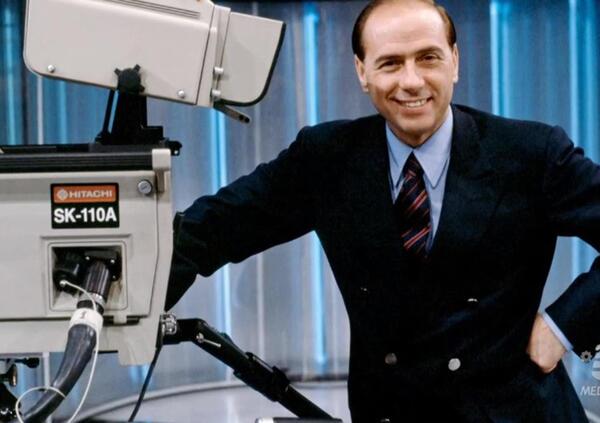 NIENTE ROLEX! Davvero l&rsquo;orologio preferito di Silvio Berlusconi si pu&ograve; trovare a 50 Euro? Ecco cosa sappiamo sul Nileg