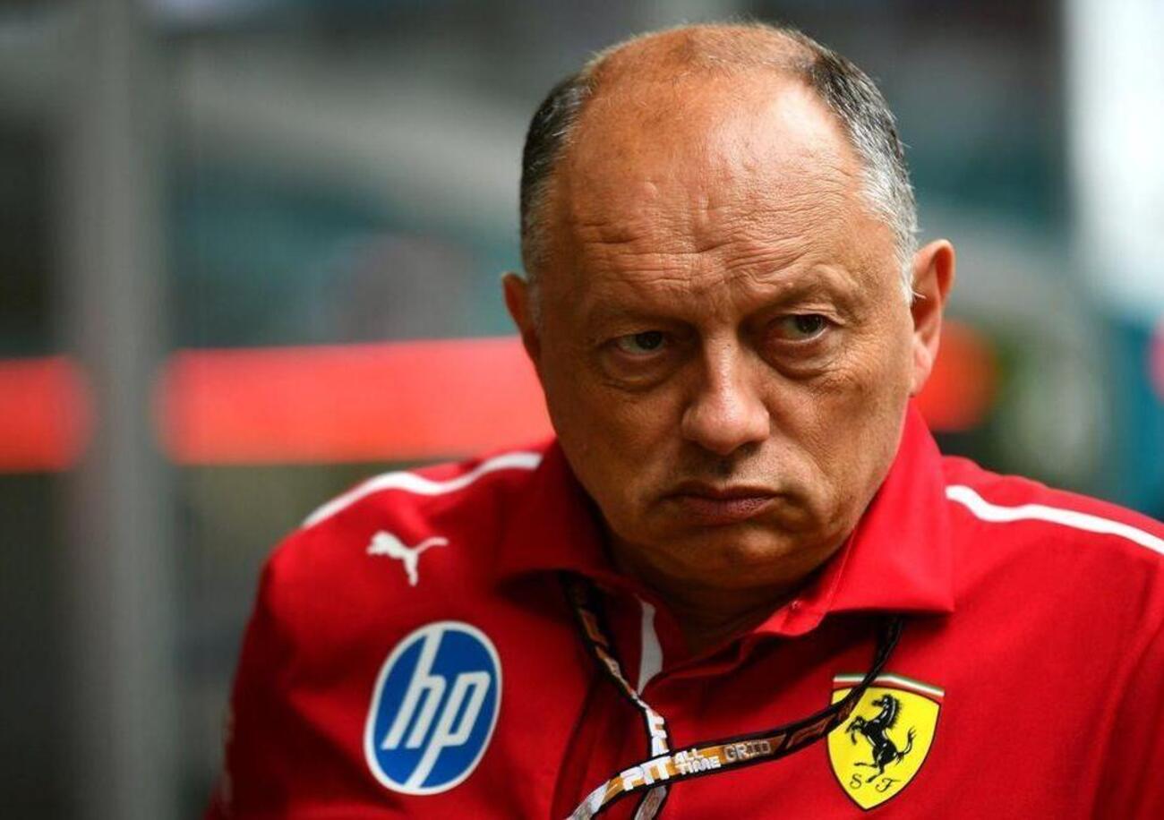 DISSING IN F1? Dopo gli attacchi alla Ferrari, Frederic Vasseur risponde durissimo: &ldquo;Fatti tanti nomi, &egrave; l&igrave; che inizio ad arrabbiarmi&rdquo;. E su Charles Leclerc e il suo contratto&hellip;
