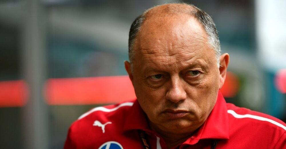 DISSING IN F1? Dopo gli attacchi alla Ferrari, Frederic Vasseur risponde durissimo: &ldquo;Fatti tanti nomi, &egrave; l&igrave; che inizio ad arrabbiarmi&rdquo;. E su Charles Leclerc e il suo contratto&hellip;