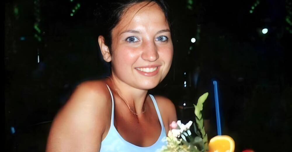 Omicidio Poggi, SONO DI SEMPIO I CAPELLI CHE CHIARA STRINGEVA IN MANO? Ha provato a difendersi? Castani e lunghi non possono appartenere a Stasi, il &ldquo;biondino di ghiaccio&rdquo;, ma ricordano quelli di Andrea al tempo del delitto: una coincidenza? 