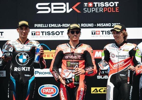 Pole e record per Nicol&ograve; Bulega sotto gli occhi di Pecco Bagnaia (arrivato in moto), ma la &ldquo;passeggiata&rdquo; con Andrea Iannone gli costa tre posizioni in Gara1