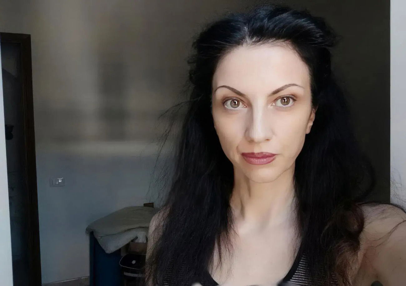 Da cosa nasce la poetica di Veronica Tomassini? Leggete &quot;Il roveto ardente&quot;, estratto dal saggio in lavorazione grazie alla residenza artistica organizzata da Transeuropa e Colombre