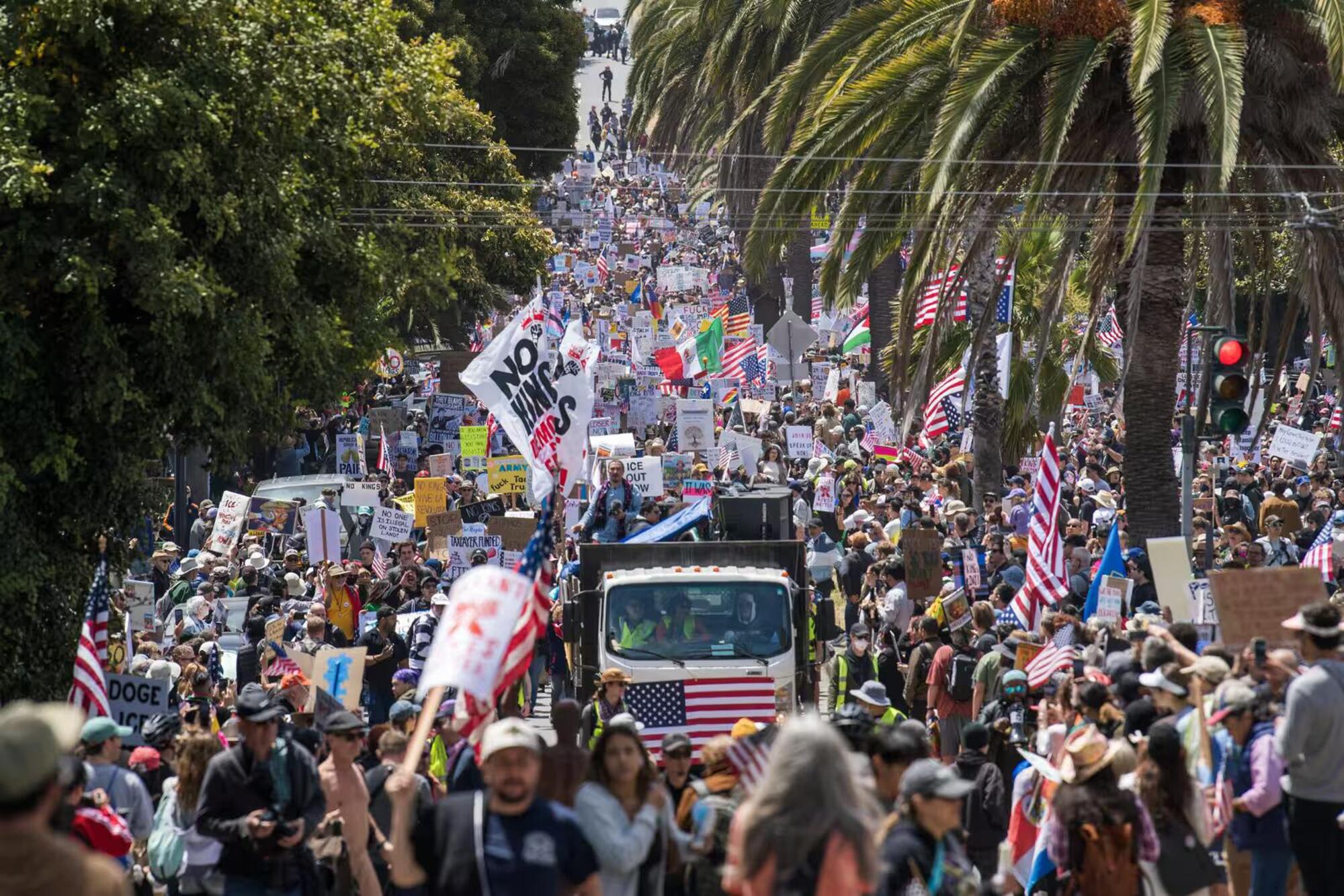 La manifestazione No Kings! in America