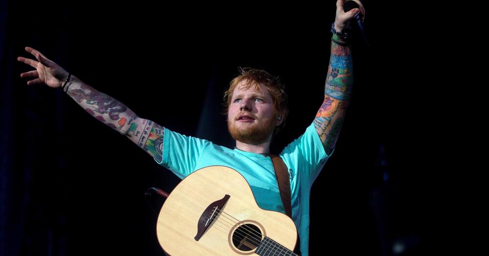 Ed Sheeran che duetta con tutti &egrave; un format? Da Ultimo all&rsquo;Olimpico di Roma ad Alfa, vi spieghiamo perch&eacute; &egrave; una lezione per gli artisti italiani che pensano solo ai numeri&hellip;